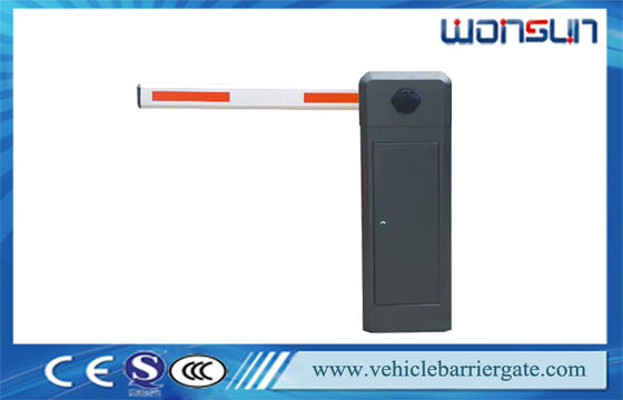 Barrière automatique de boom de route