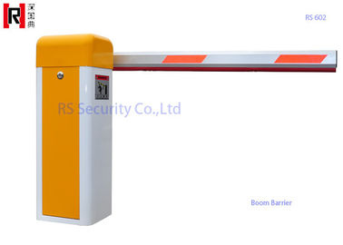 Voiture jaune Access pliant la porte de stationnement, porte se pliante de boom de 180 degrés