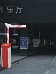 Portes automatiques à télécommande de boom de degré de sécurité de rue pour le stationnement de voiture